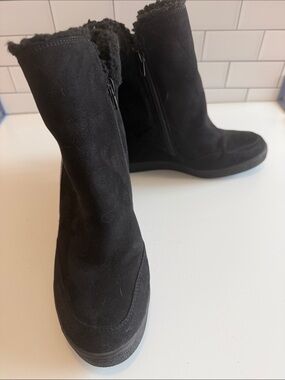 Unisa Black Suede Shearling-Lined Mid-Calf Boot